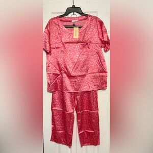 Women's Short-Sleeve Satin Pajama Set in Bright Pink